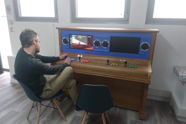 piano-arcade-kickmaker-600x400