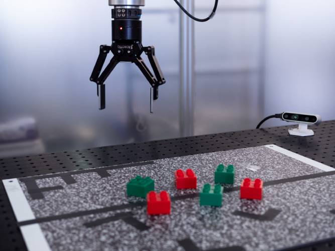LLIW systeme de cobotique apprenant par observation et imitation petites et moyennes lignes de production Kickmaker