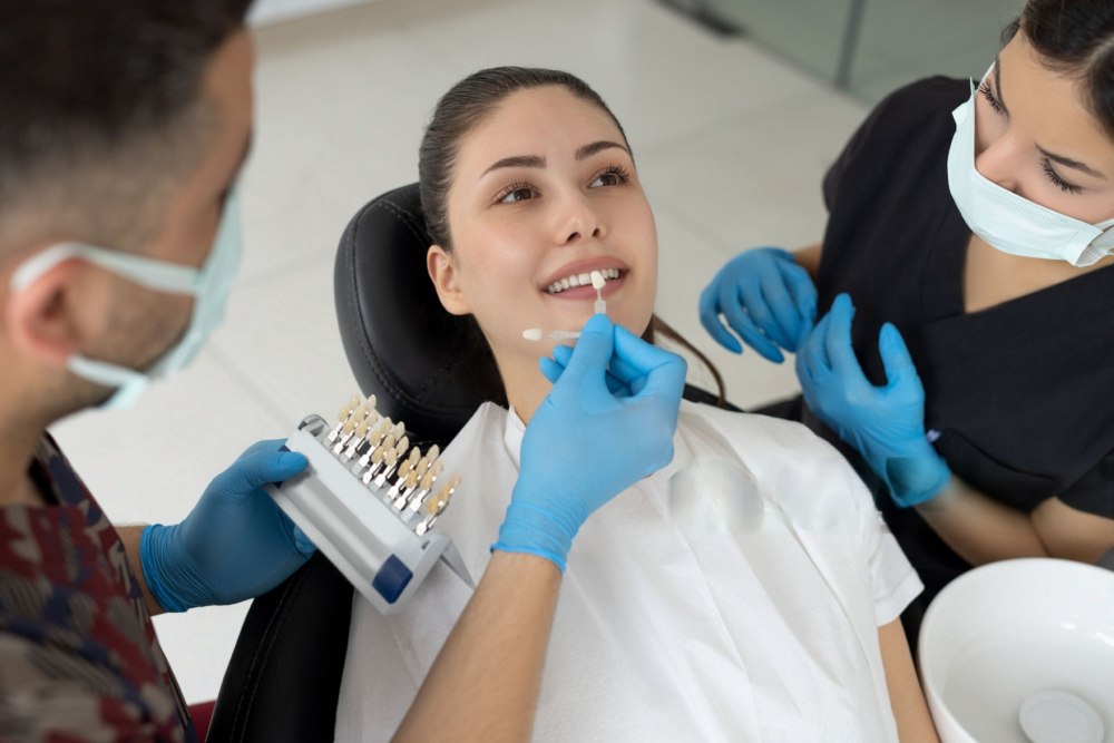 Image d'une patiente chez un dentiste.