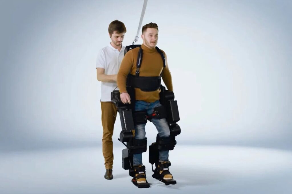 Exosquelette Wandercraft sur un patient.