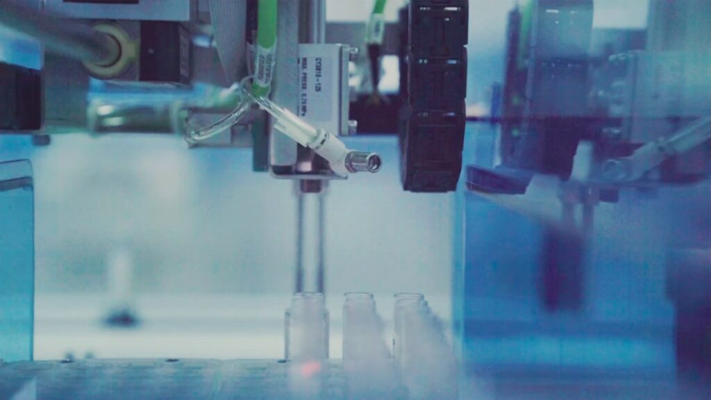Image montrant des appareils d'analyse en laboratoire.