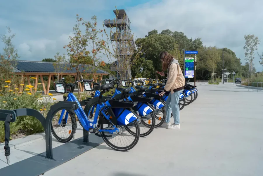 Ecovelo's station in a city.